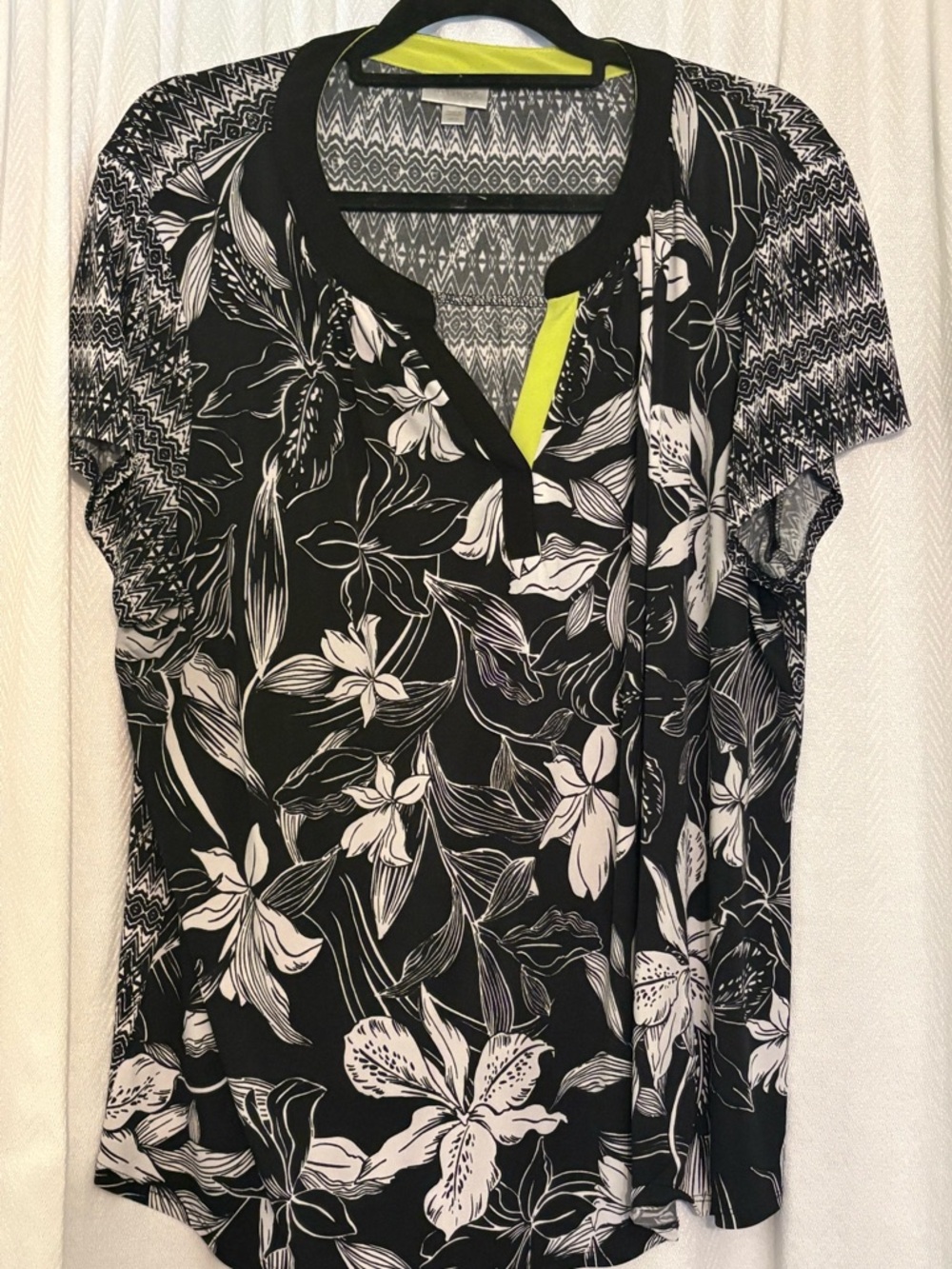 Black & White Avenue Short Sleeve Shirt